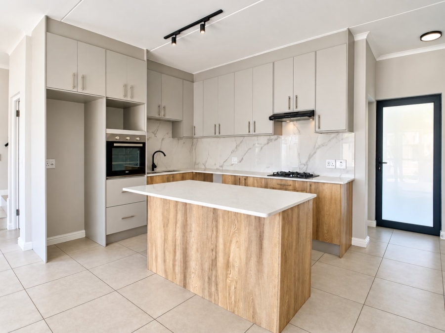 To Let 3 Bedroom Property for Rent in Sandown Western Cape